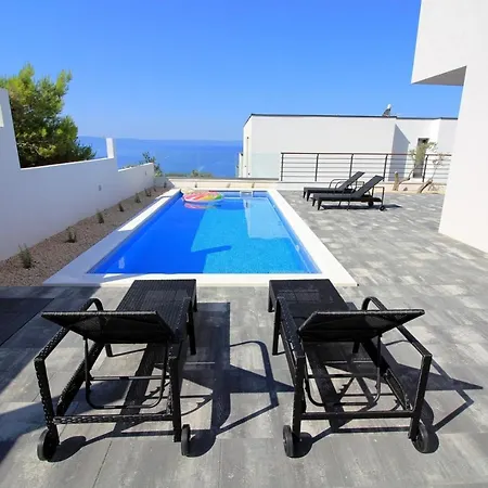 Ctma231/ Modern Decorated With Private Pool