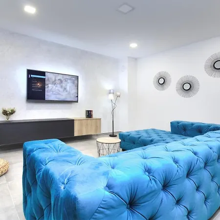 Ctma231/ Modern Decorated With Private Pool Makarska