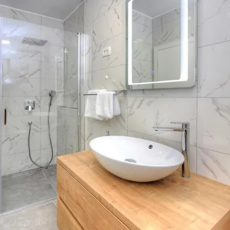 Ctma231/ Modern Decorated With Private Pool