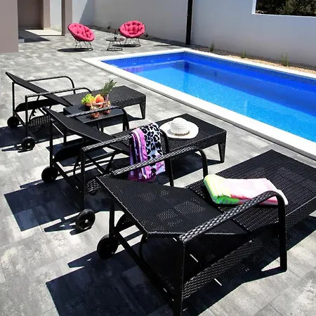 Ctma231/ Modern Decorated With Private Pool * Makarska
